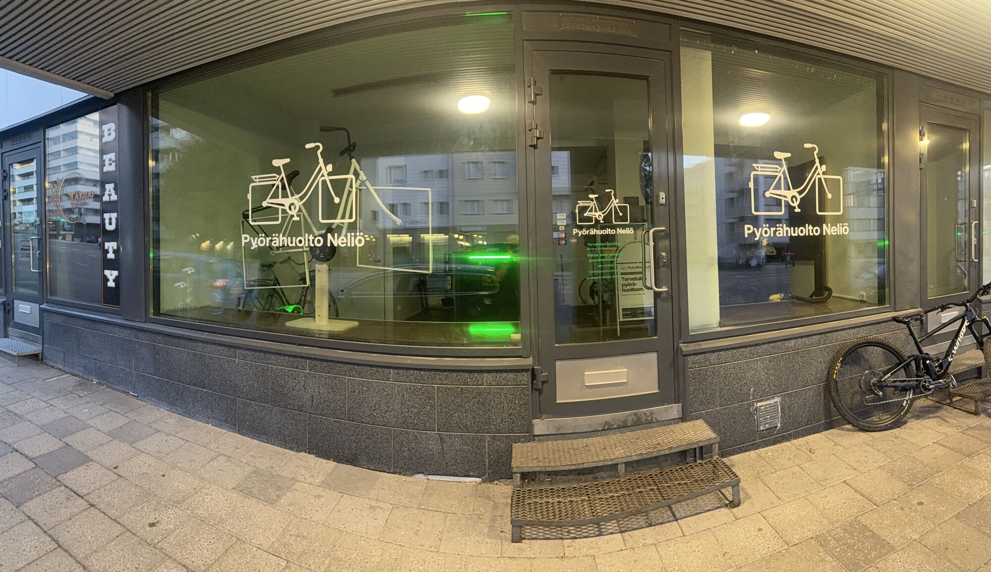 Pyörähuolto Neliön liike Turun keskustassa, Uudenmaankatu 3 A